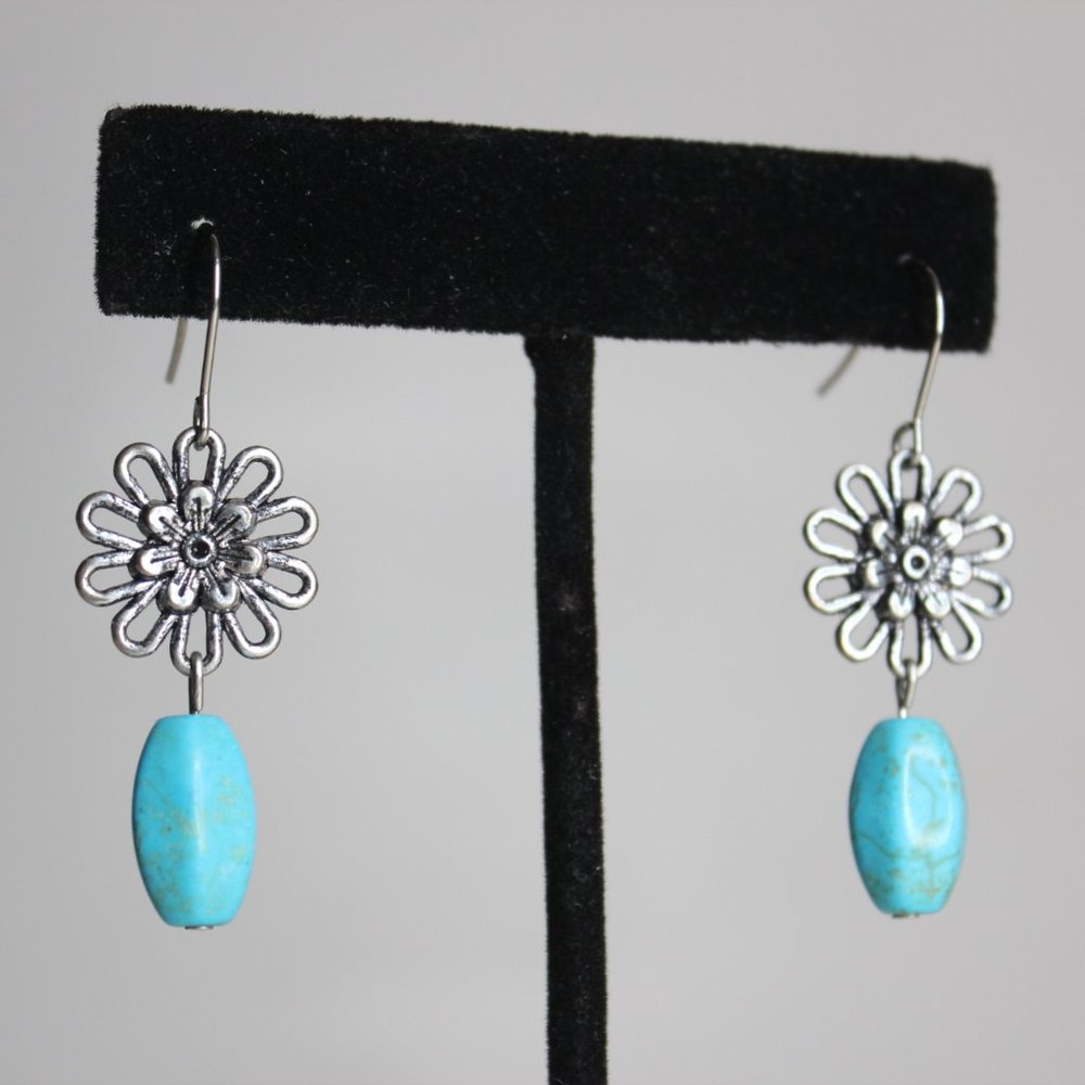 Unsigned Silver Tone Flower & Polished Turquoise Dangle Earrings
